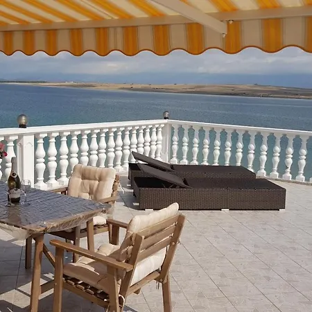 Apartment Dado *