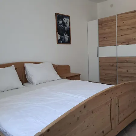 Dado Apartment Vir