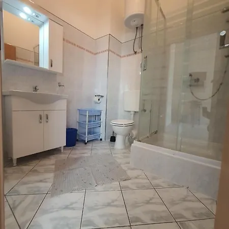 Dado Apartment Vir