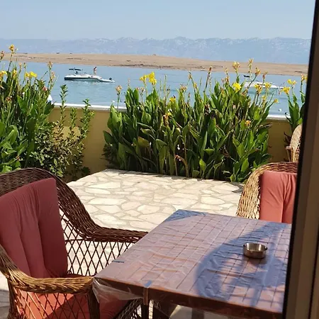 Dado Apartment Vir