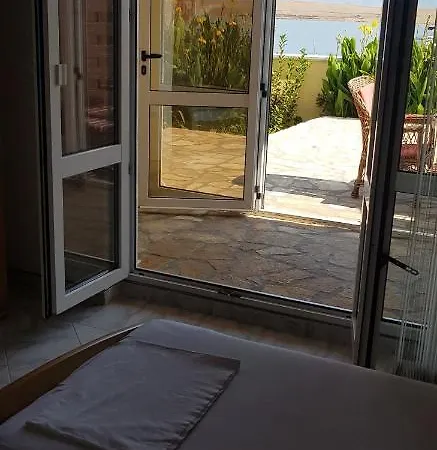 Dado Apartment Vir