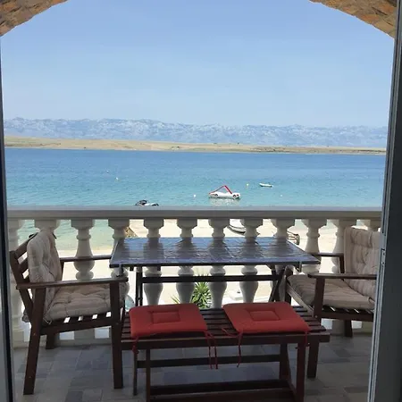 Dado Apartment Vir