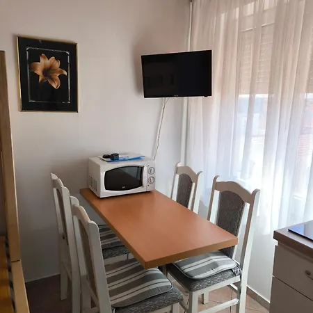 Apartment Dado