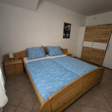 Dado Apartment Vir