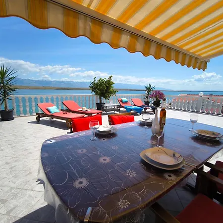 Apartment Dado *